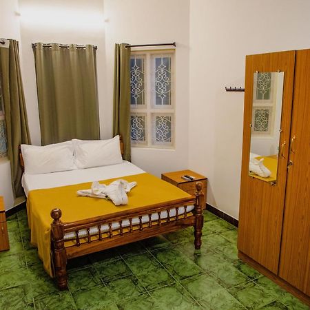 Maison Blanche Near Rock Beach Hotel Pondicherry Exterior photo