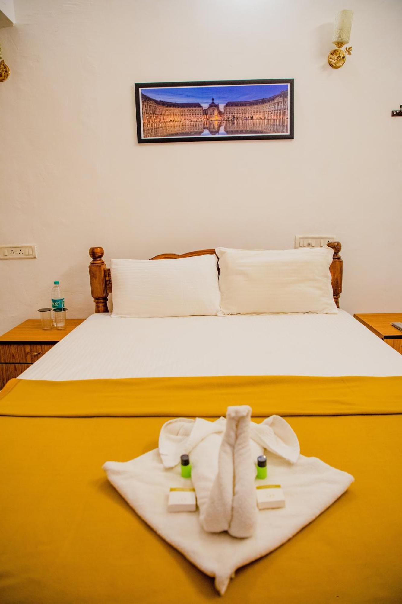 Maison Blanche Near Rock Beach Hotel Pondicherry Exterior photo