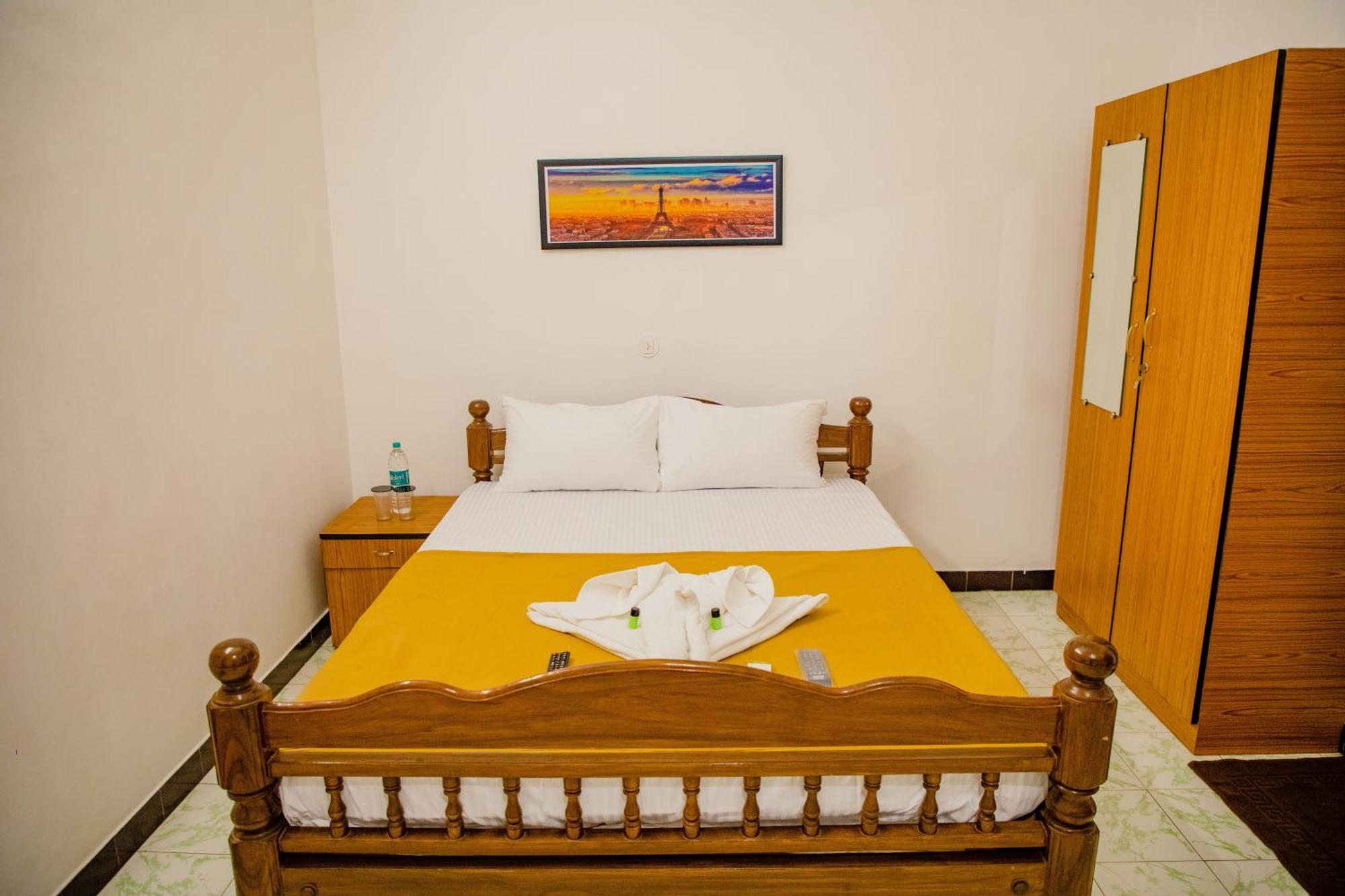 Maison Blanche Near Rock Beach Hotel Pondicherry Exterior photo