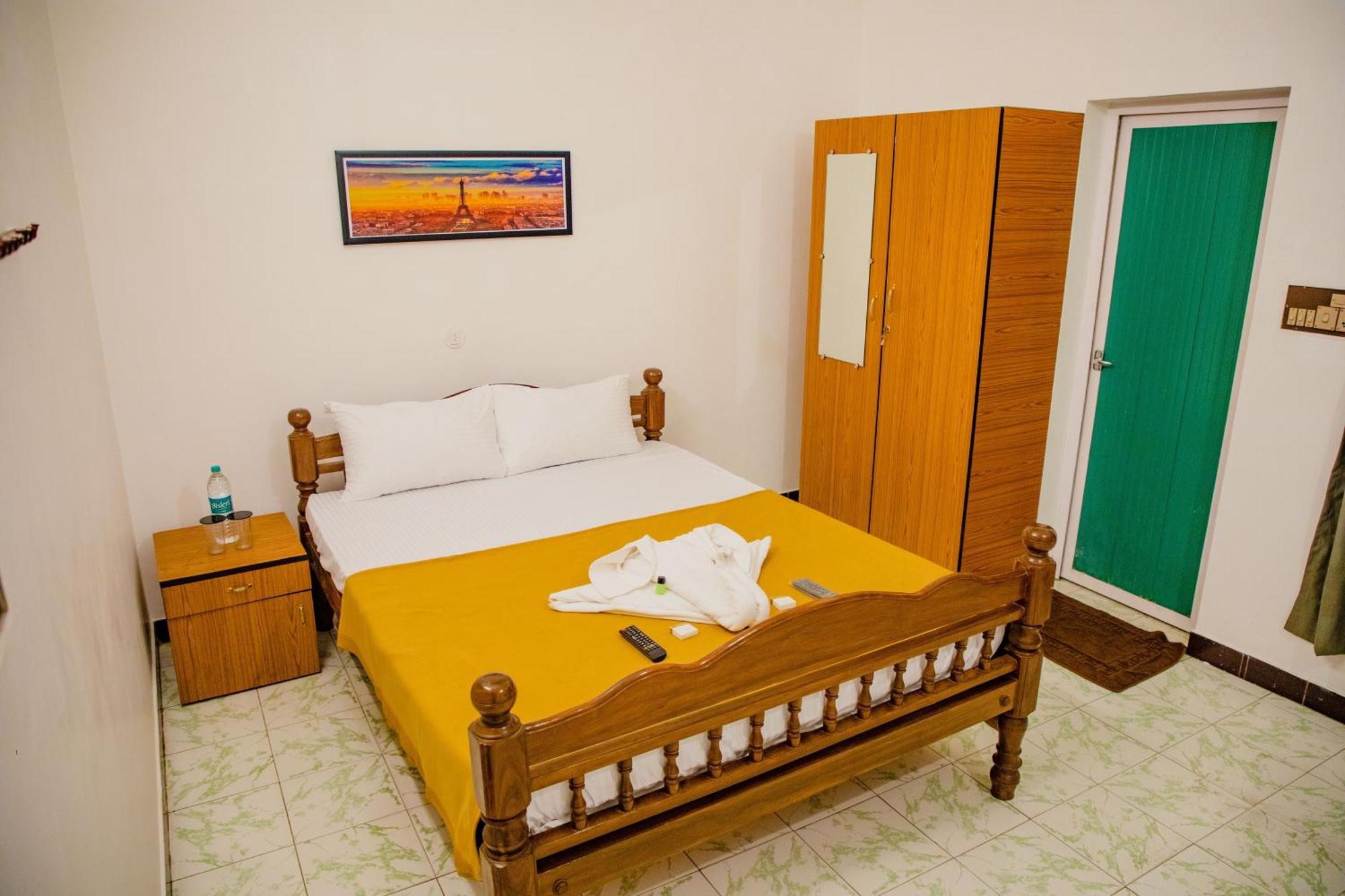 Maison Blanche Near Rock Beach Hotel Pondicherry Exterior photo