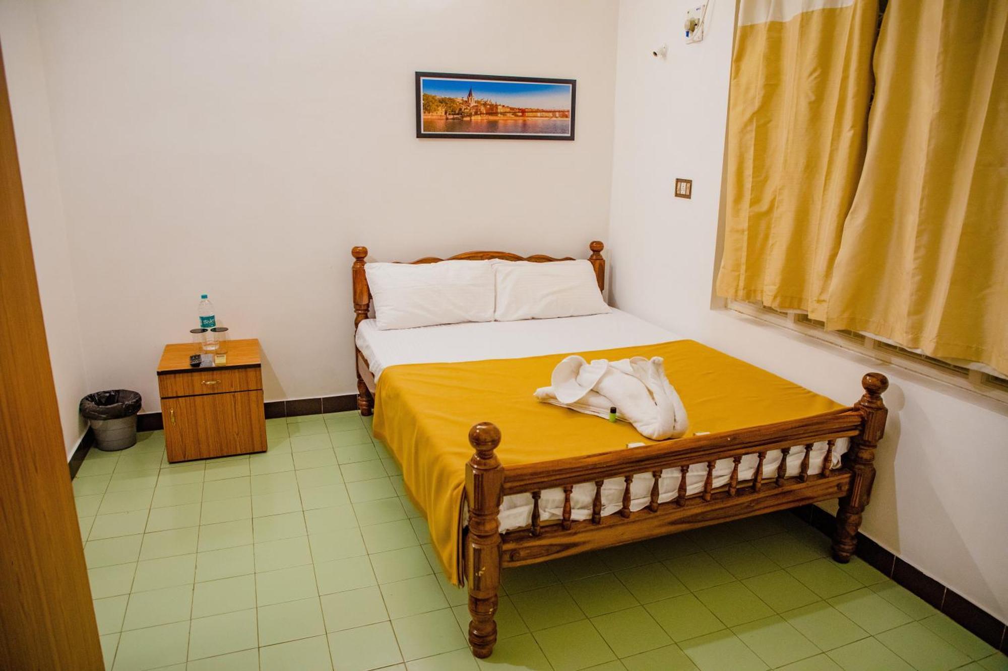 Maison Blanche Near Rock Beach Hotel Pondicherry Exterior photo