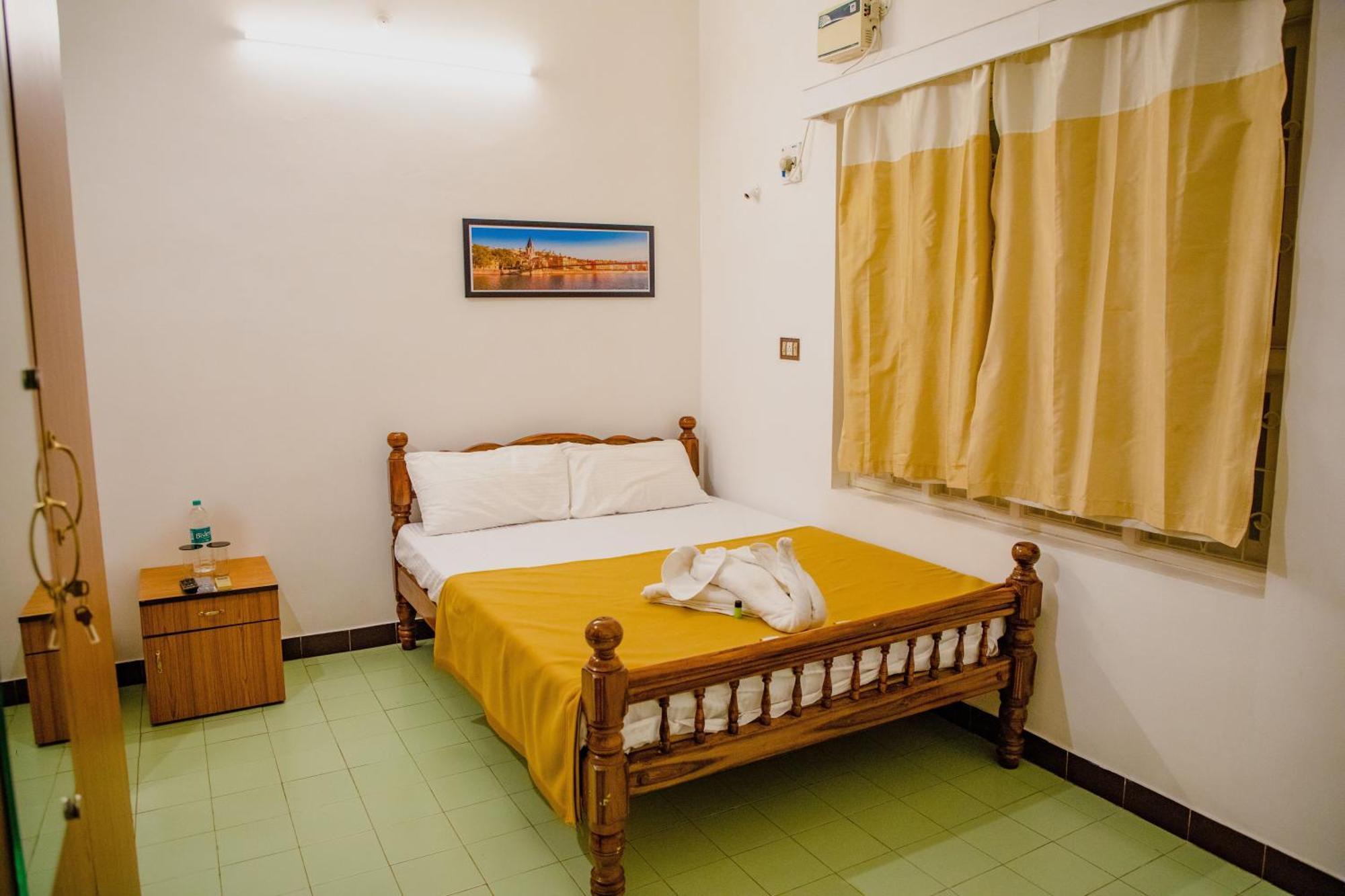 Maison Blanche Near Rock Beach Hotel Pondicherry Exterior photo