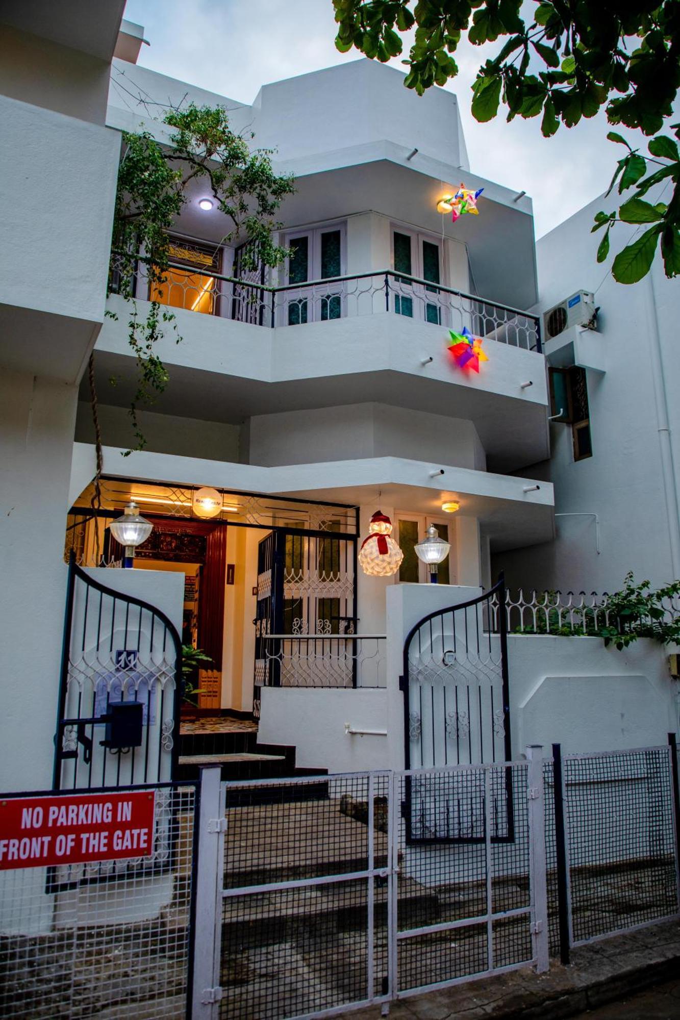 Maison Blanche Near Rock Beach Hotel Pondicherry Exterior photo