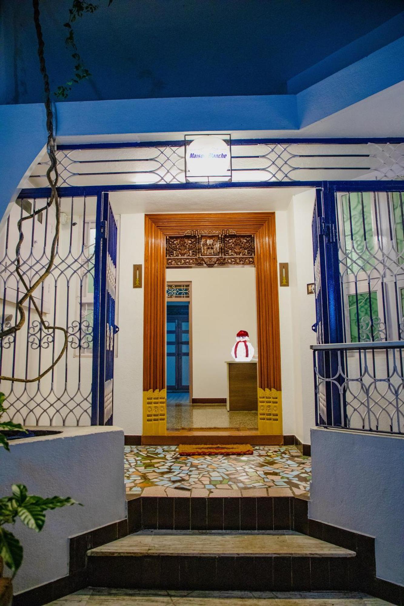 Maison Blanche Near Rock Beach Hotel Pondicherry Exterior photo