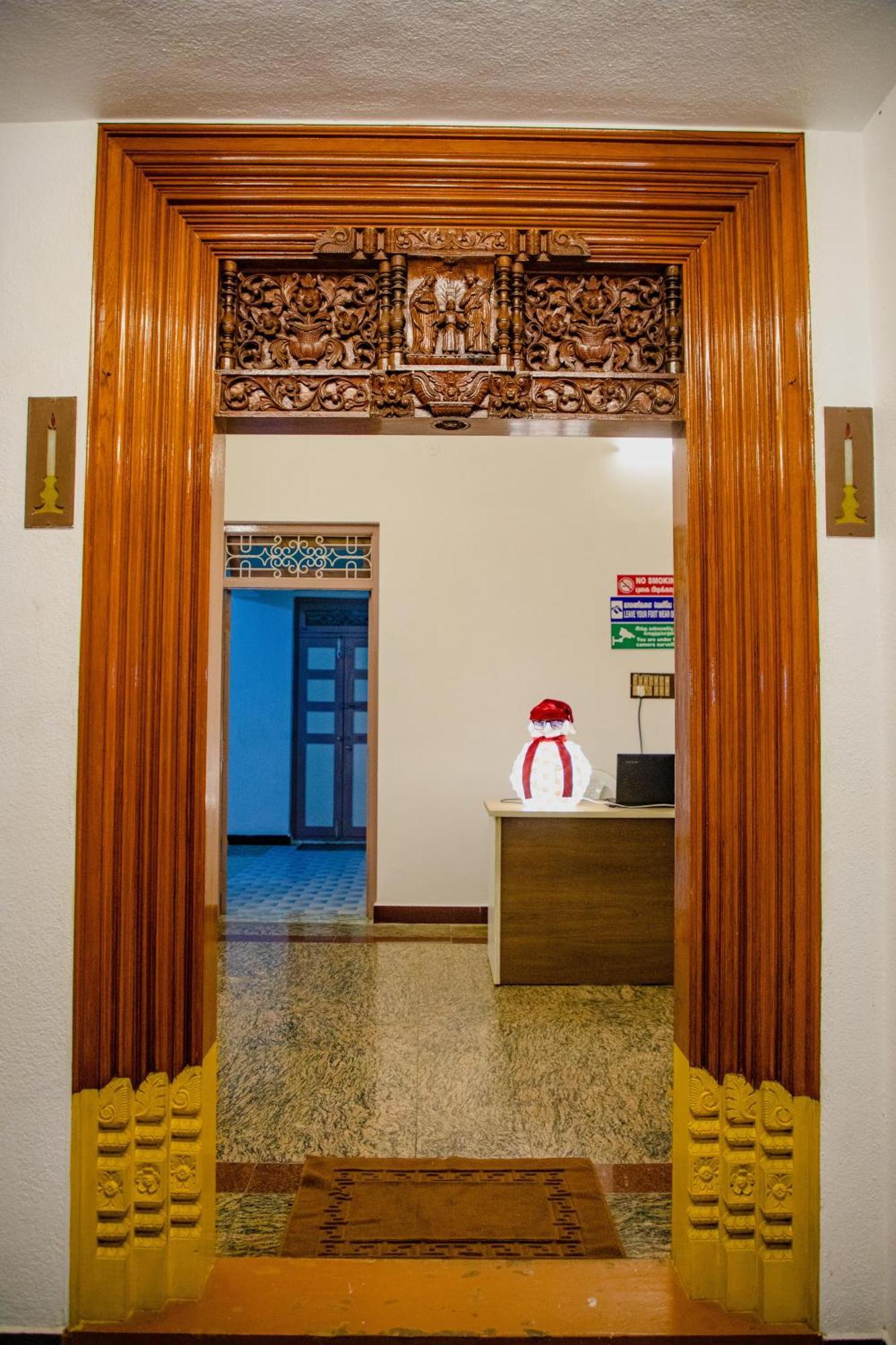 Maison Blanche Near Rock Beach Hotel Pondicherry Exterior photo