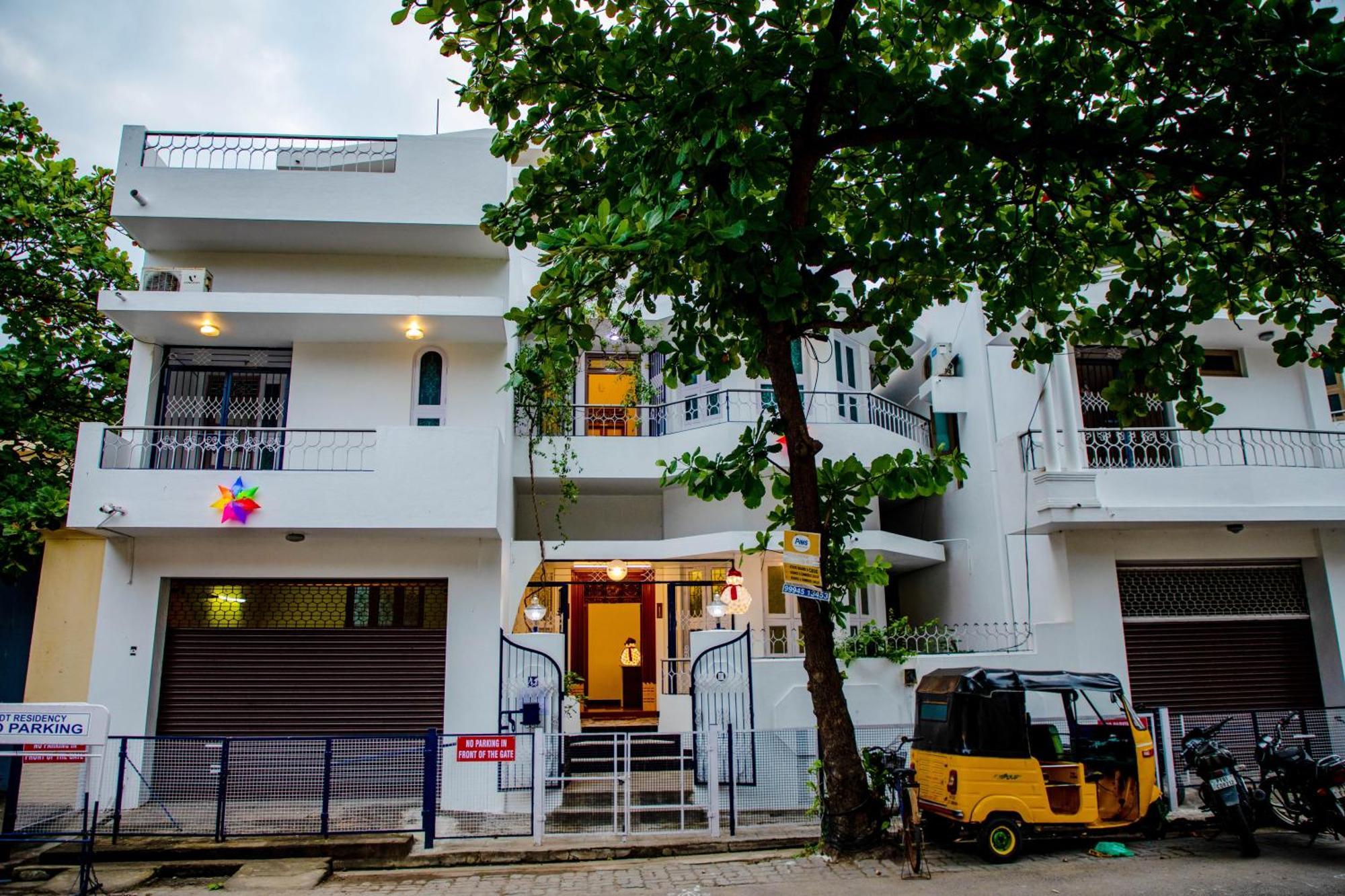 Maison Blanche Near Rock Beach Hotel Pondicherry Exterior photo